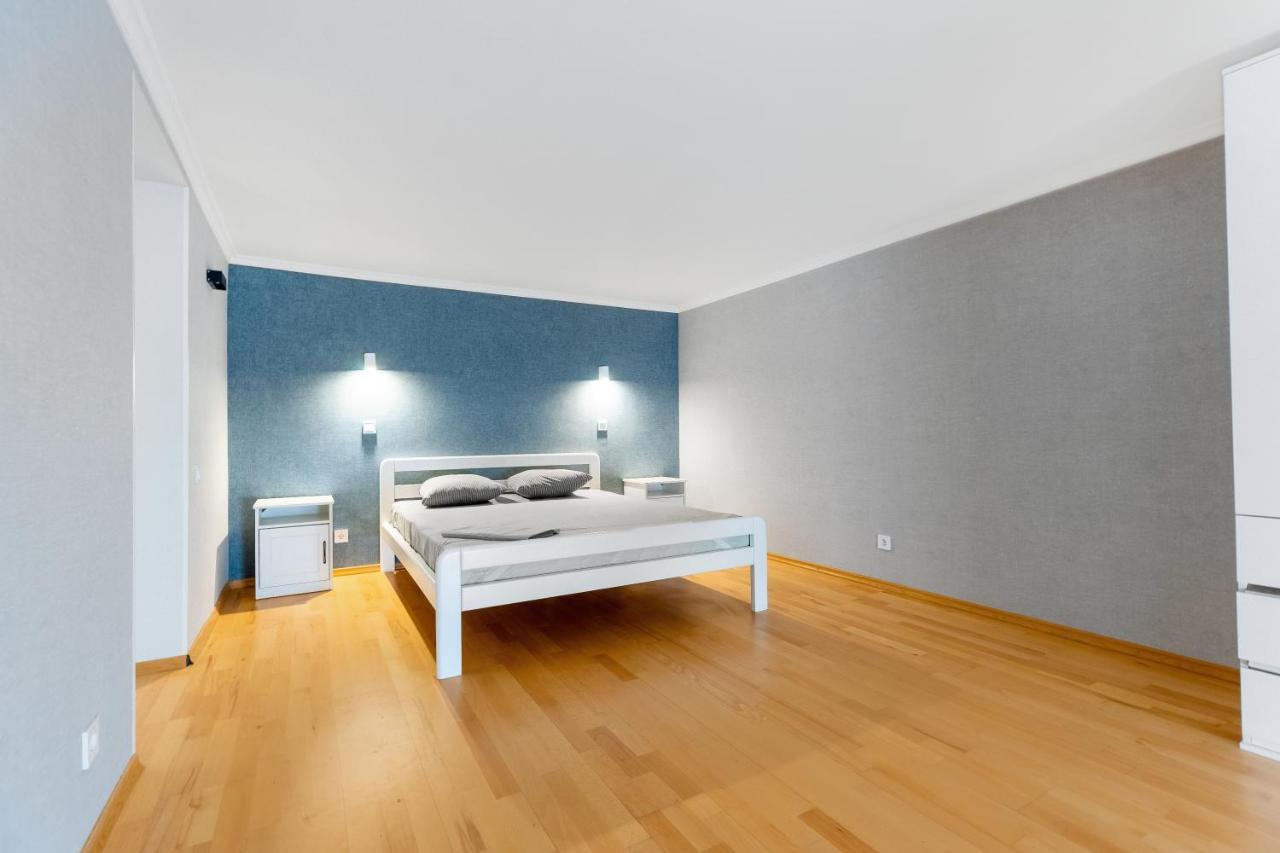 18 Deribasivska Street Jacuzzi Apartment Odessa Dış mekan fotoğraf